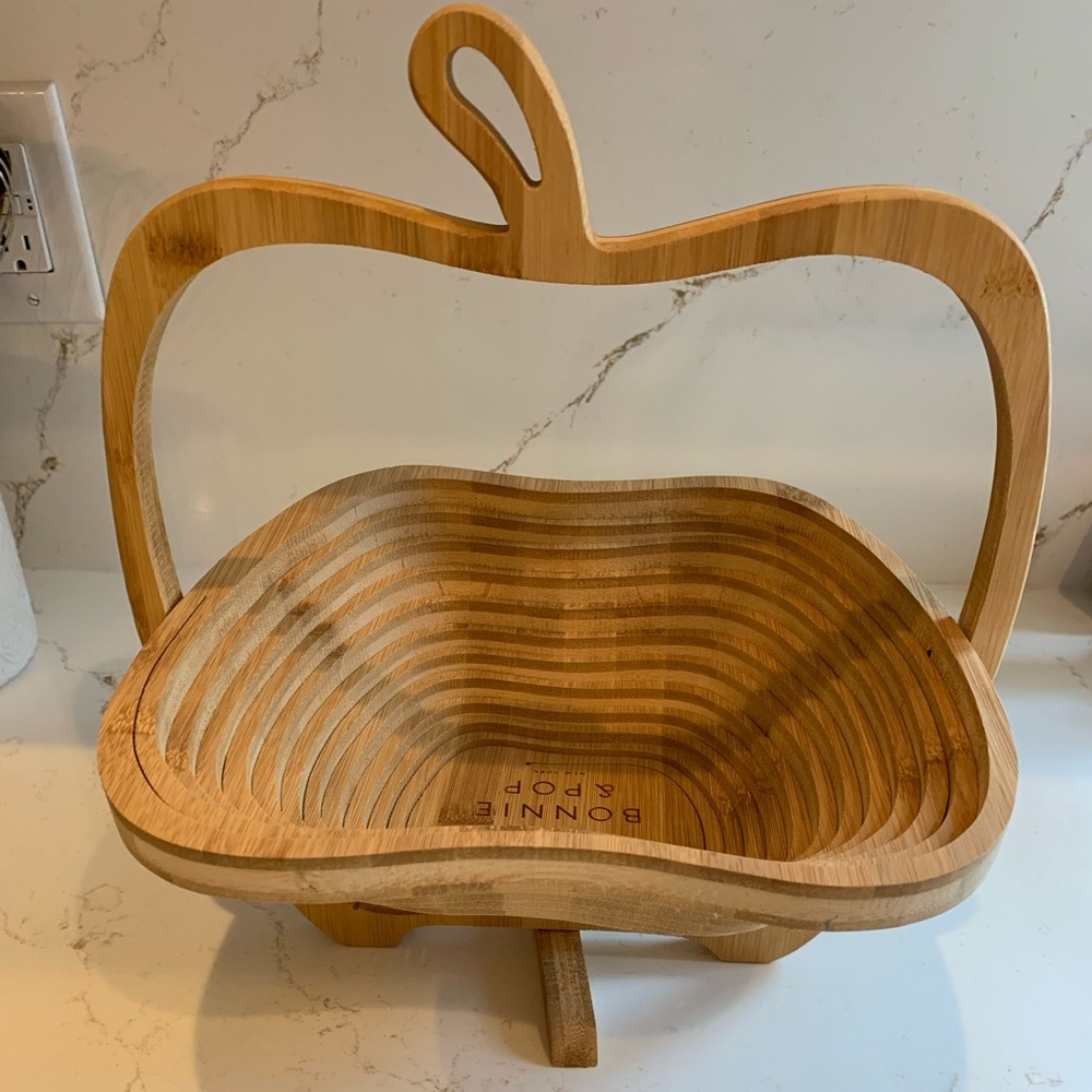 BONNIE & POP New York Collapsible Wooden Fruit Basket Pre Owned 12” x 13”